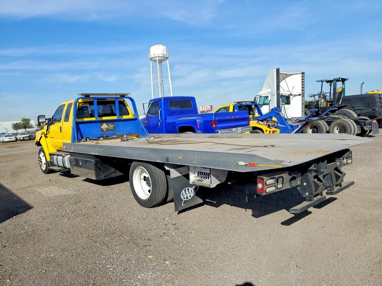 2018 Ford F650 Super Duty Rollback Truck