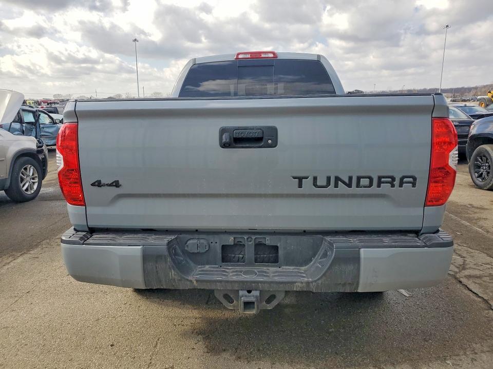 2017 Toyota Tundra Double cab sr