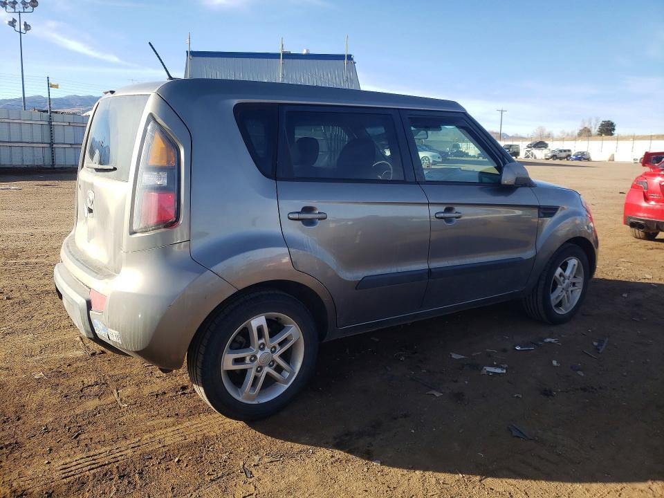 2011 KIA Soul +