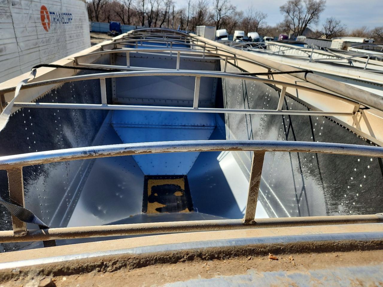 2010 Corn Husker Hopper Bottom Grain Trailer