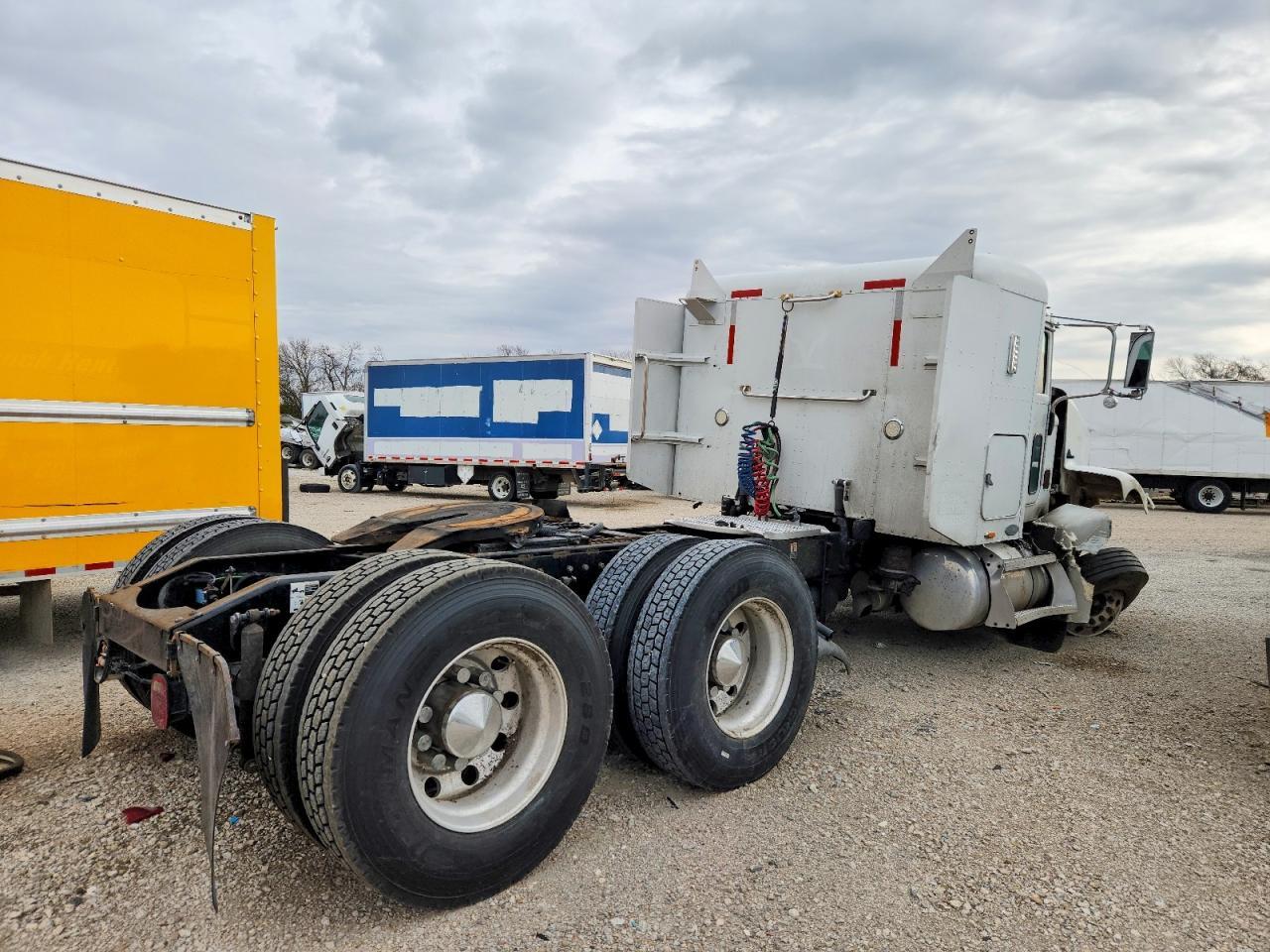 2005 Peterbilt 385