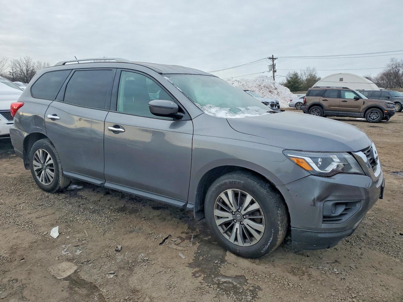 2017 Nissan Pathfinder s