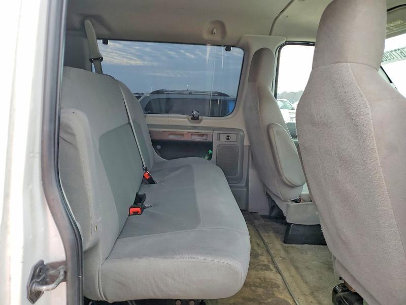 2013 Ford Econoline E350 Super Duty Wagon
