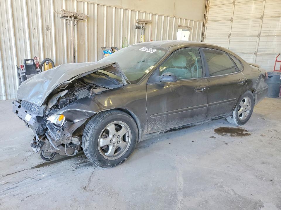 2004 Ford Taurus se