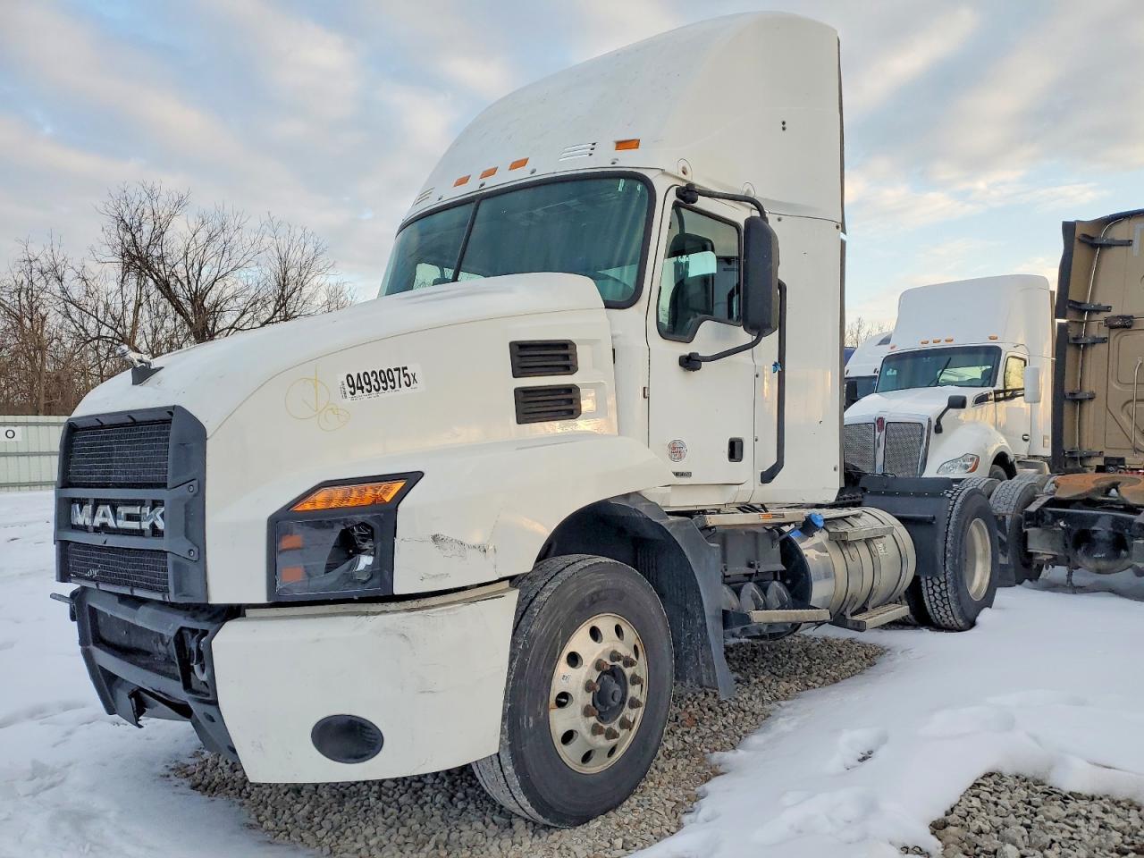 2022 Mack Anthem Semi Truck