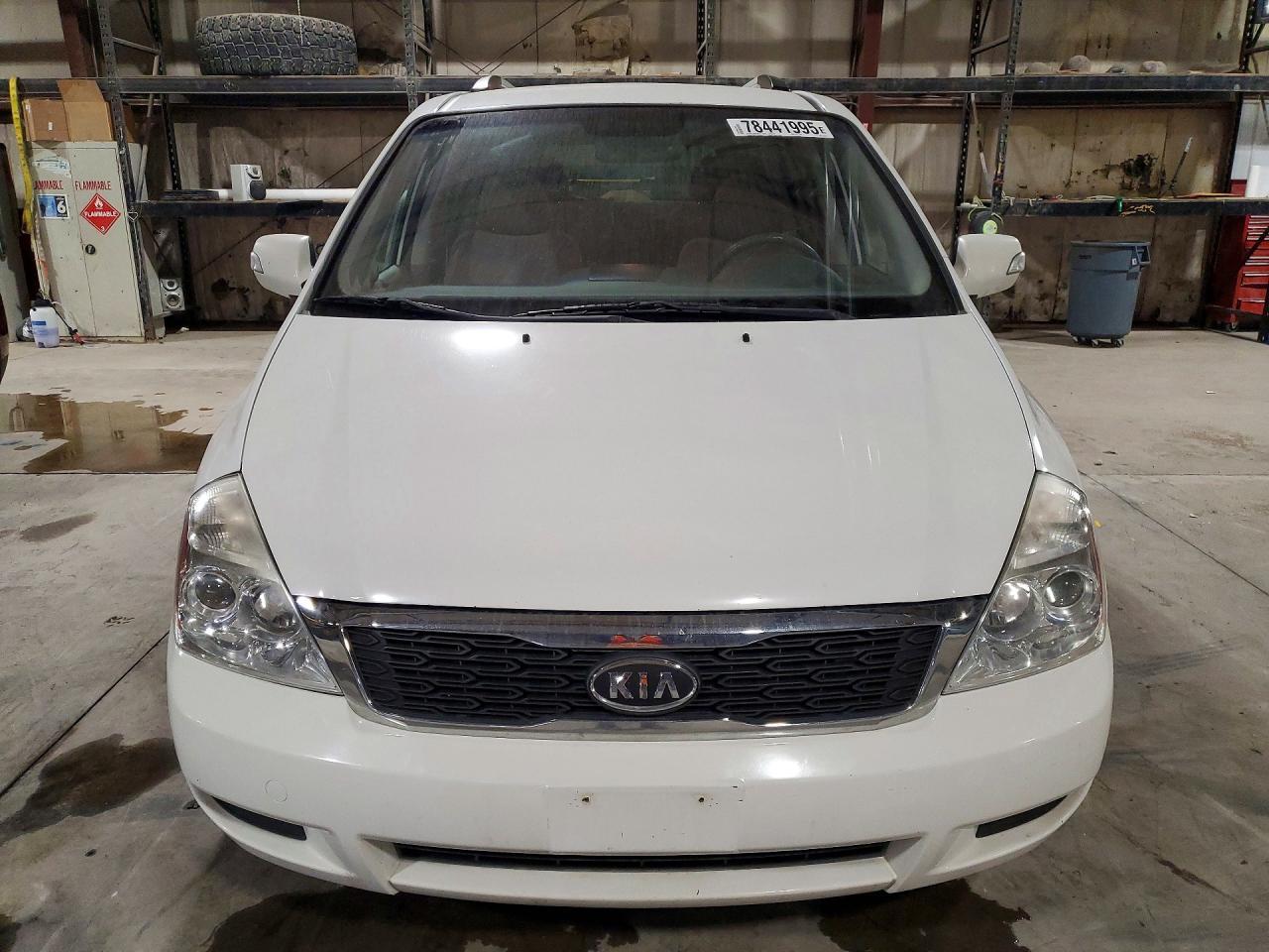 2012 KIA Sedona lx