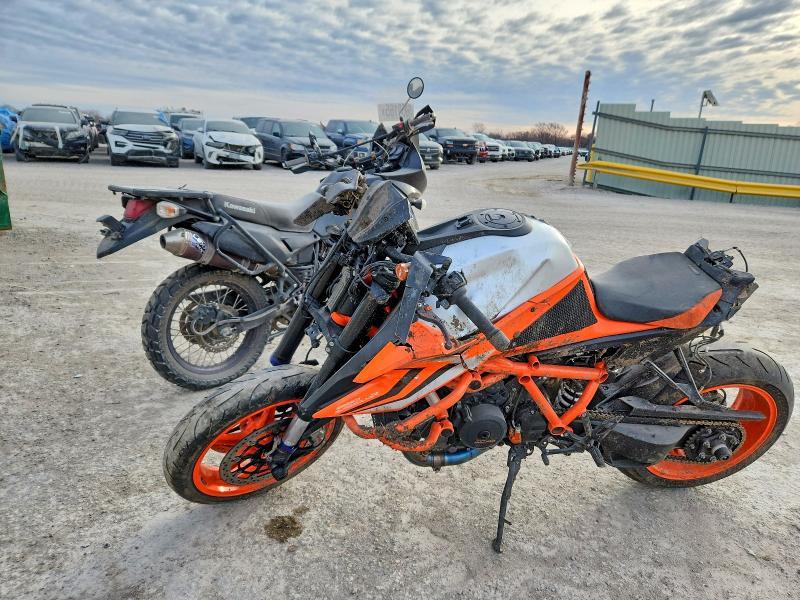 2022 KTM 1290 Super Duke R