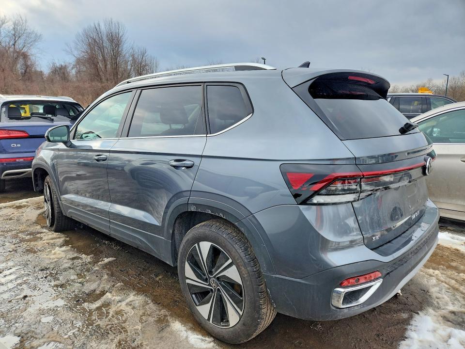 2025 Volkswagen Taos se