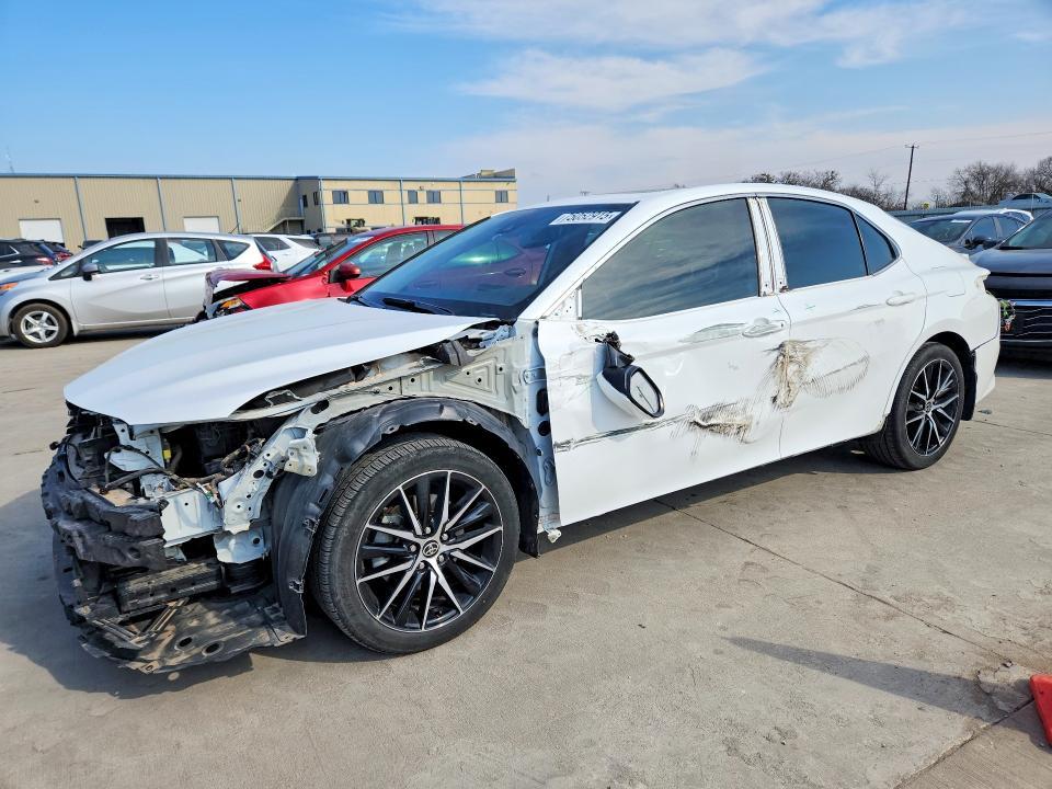 2022 Toyota Camry se
