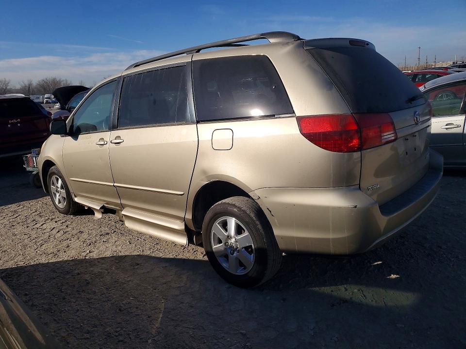 2004 Toyota Sienna ce