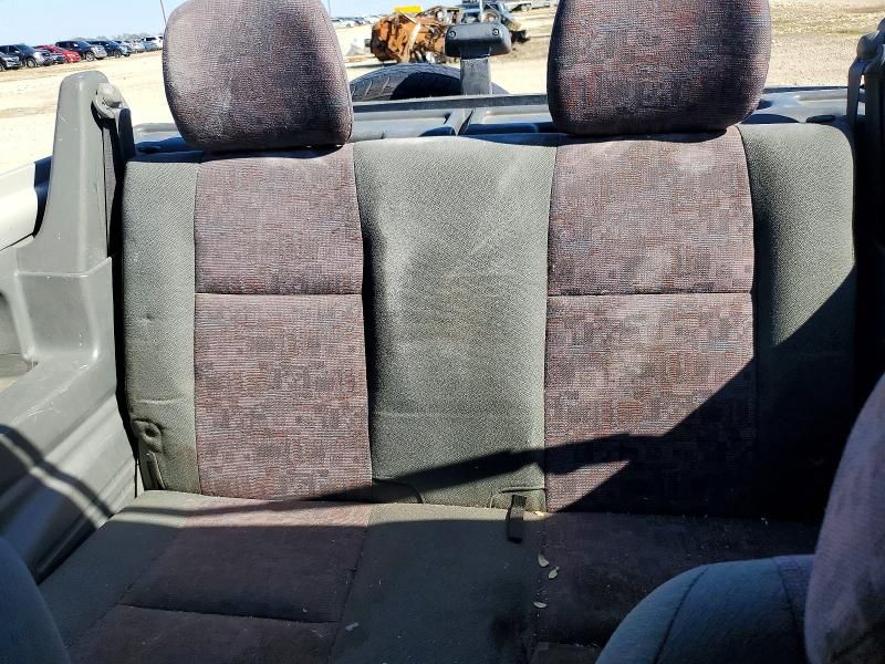 2000 Chevrolet Tracker