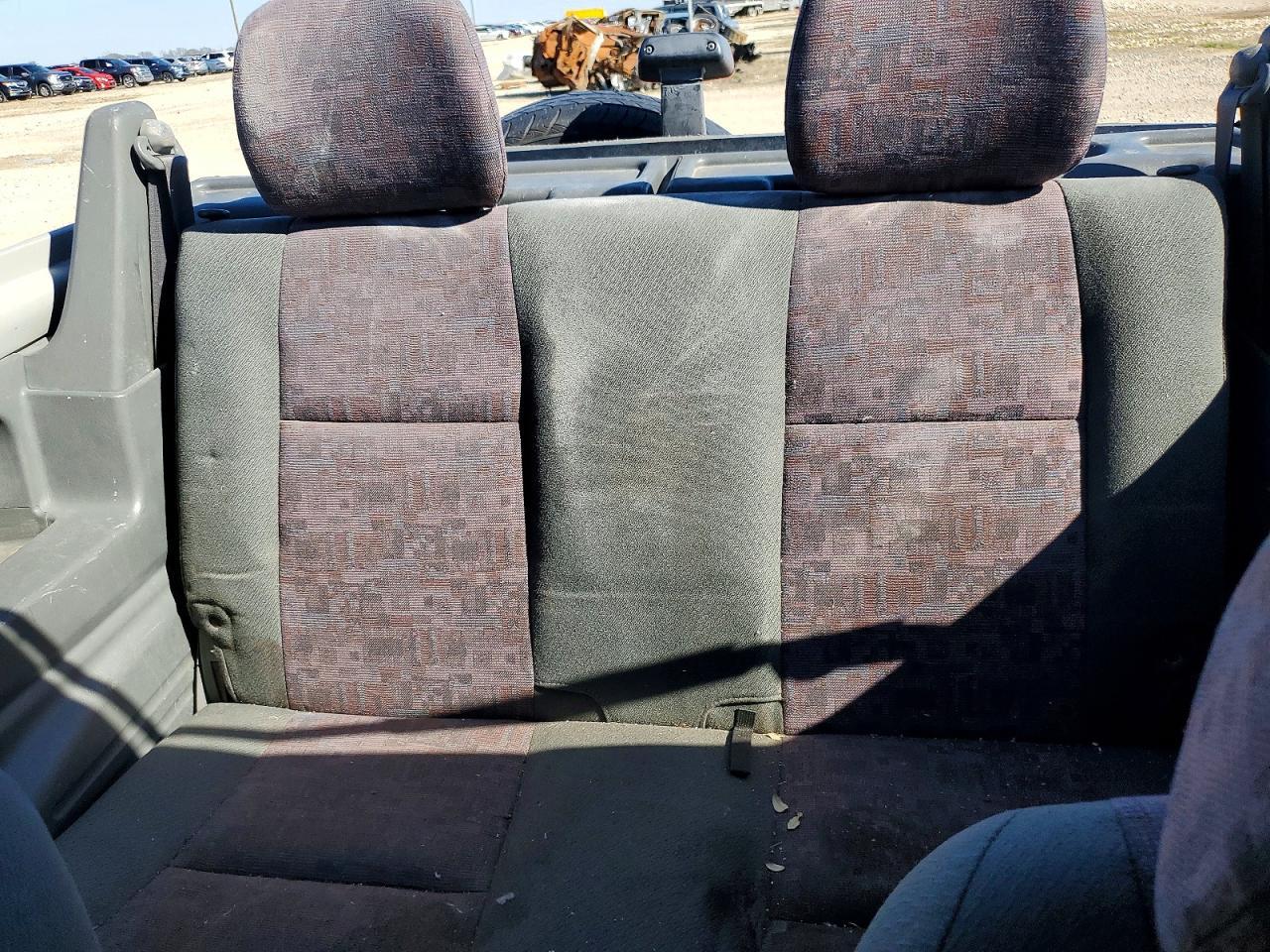 2000 Chevrolet Tracker