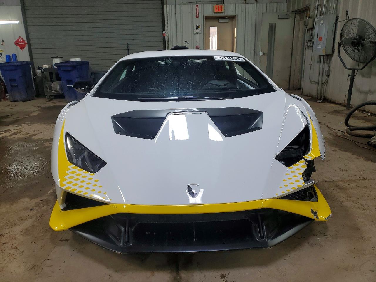 2022 Lamborghini Huracan sto