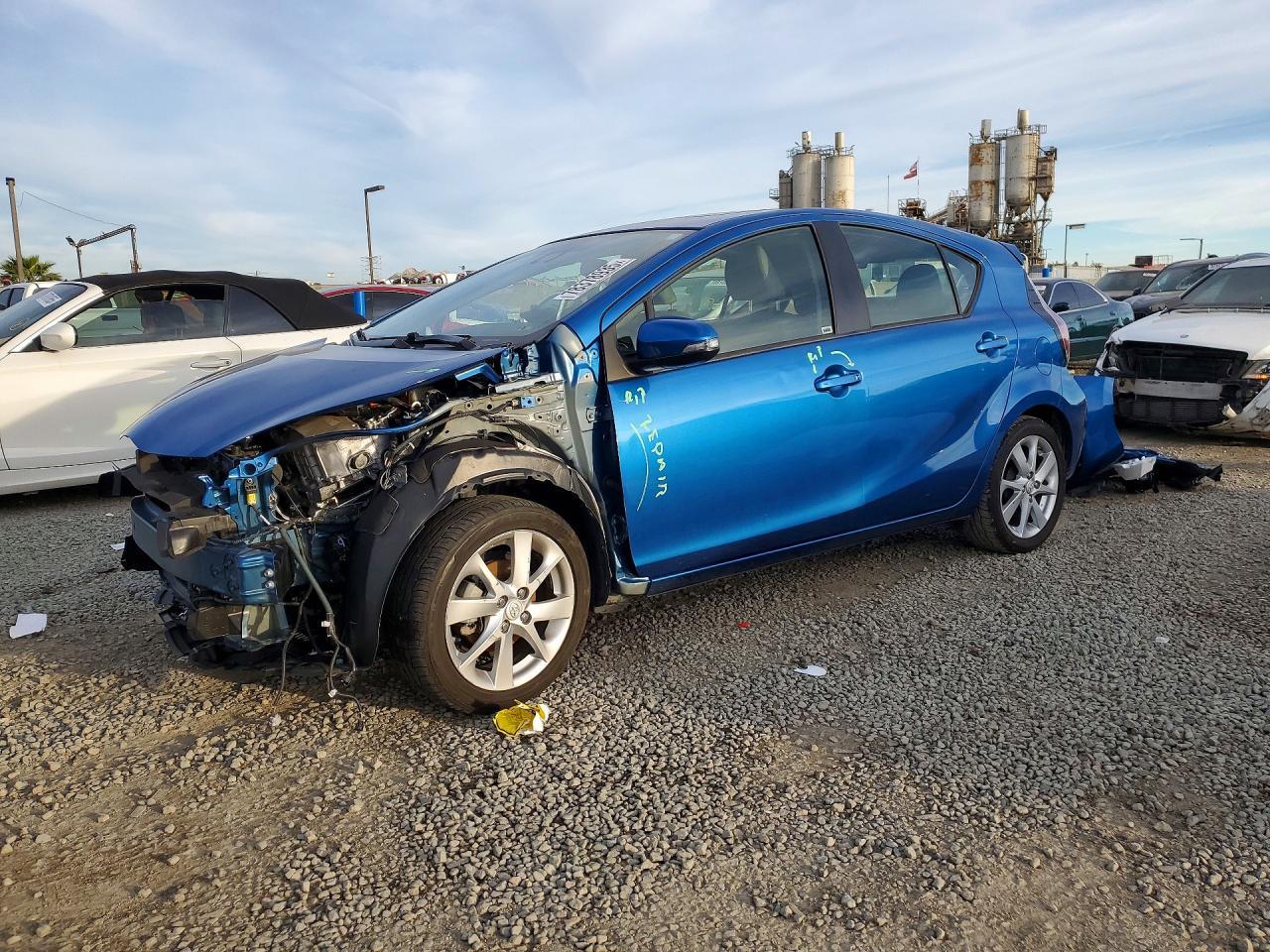 2016 Toyota Prius c Four