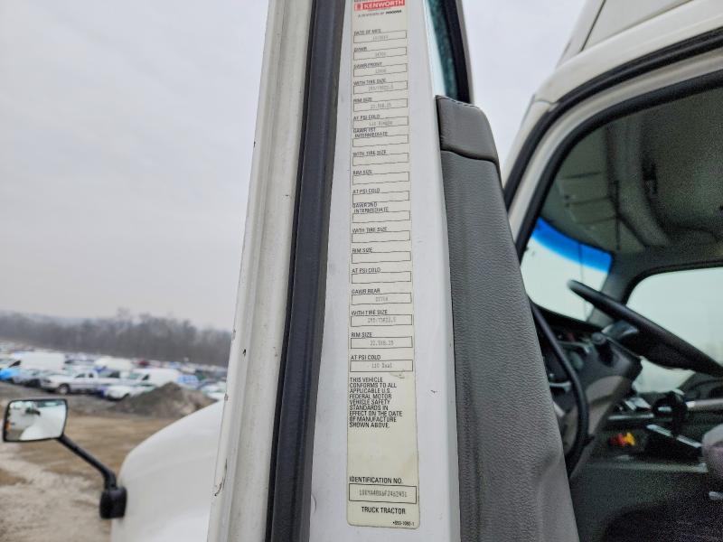 2015 Kenworth T680 Semi Truck