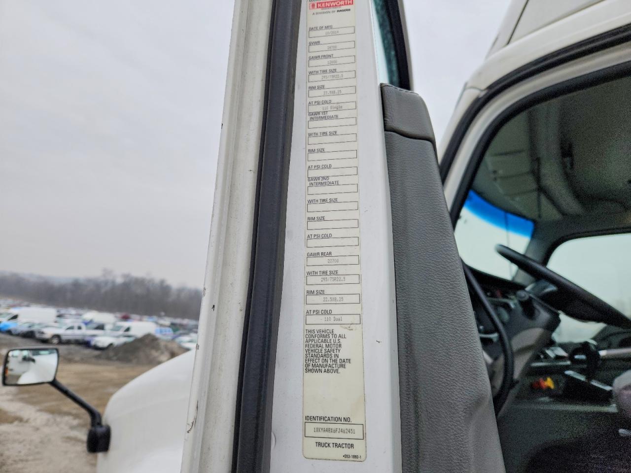 2015 Kenworth T680 Semi Truck