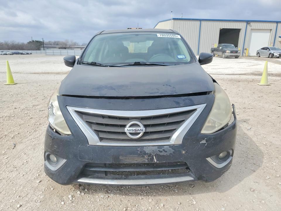 2015 Niss Versa s
