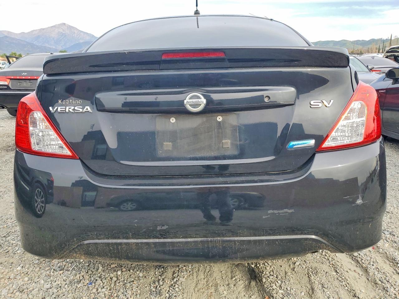 2015 Nissan Versa s