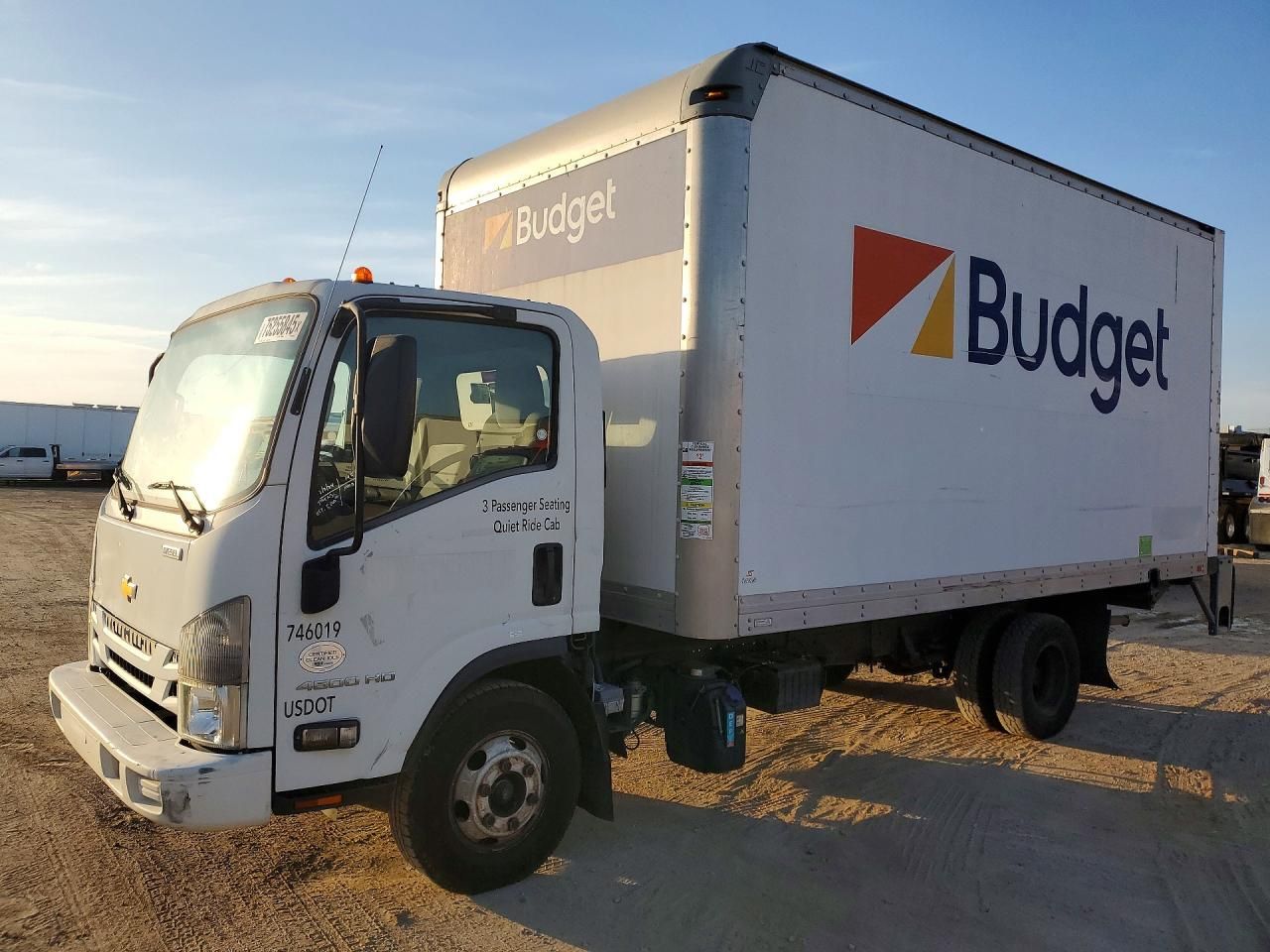 2017 Chevrolet 4500HD BOX Truck