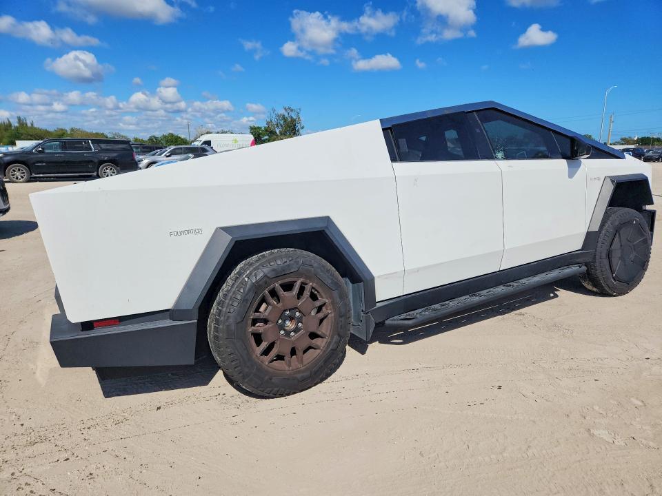 2024 Tesla Cybertruck