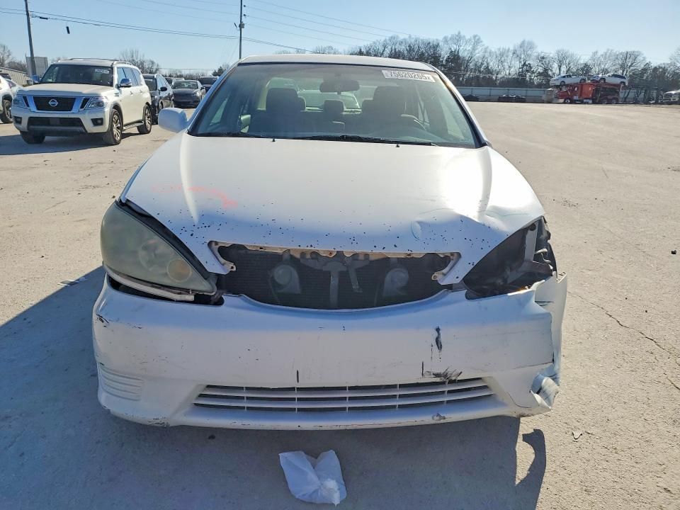 2005 Toyota Camry le