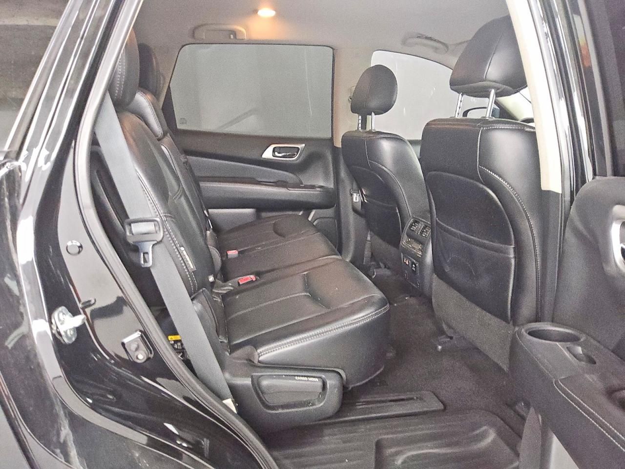 2020 Nissan Pathfinder sl