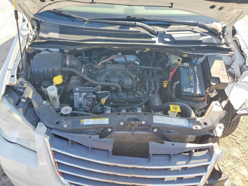2010 Chrysler Town & Country lx