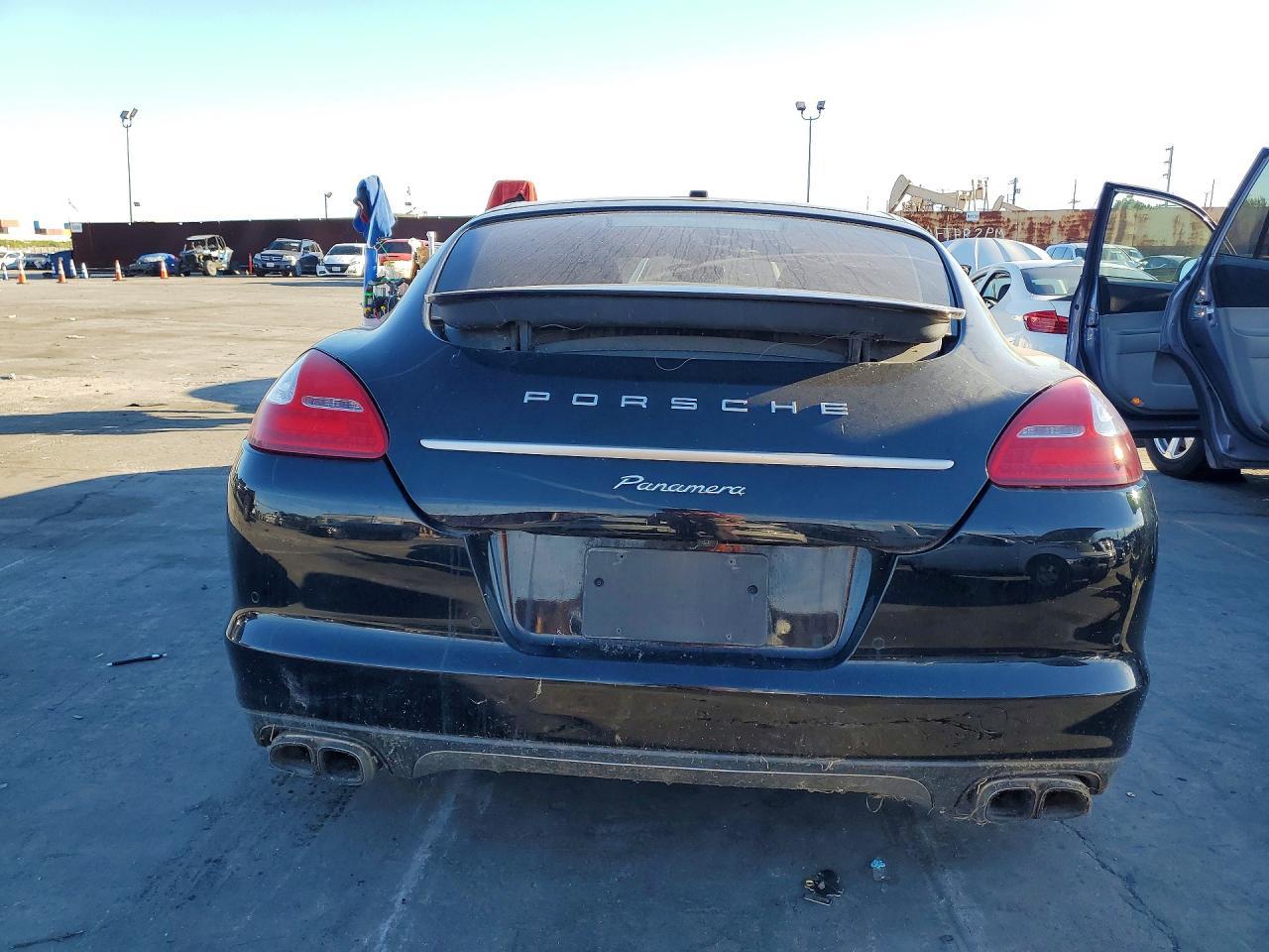 2013 Porsche Panamera 2