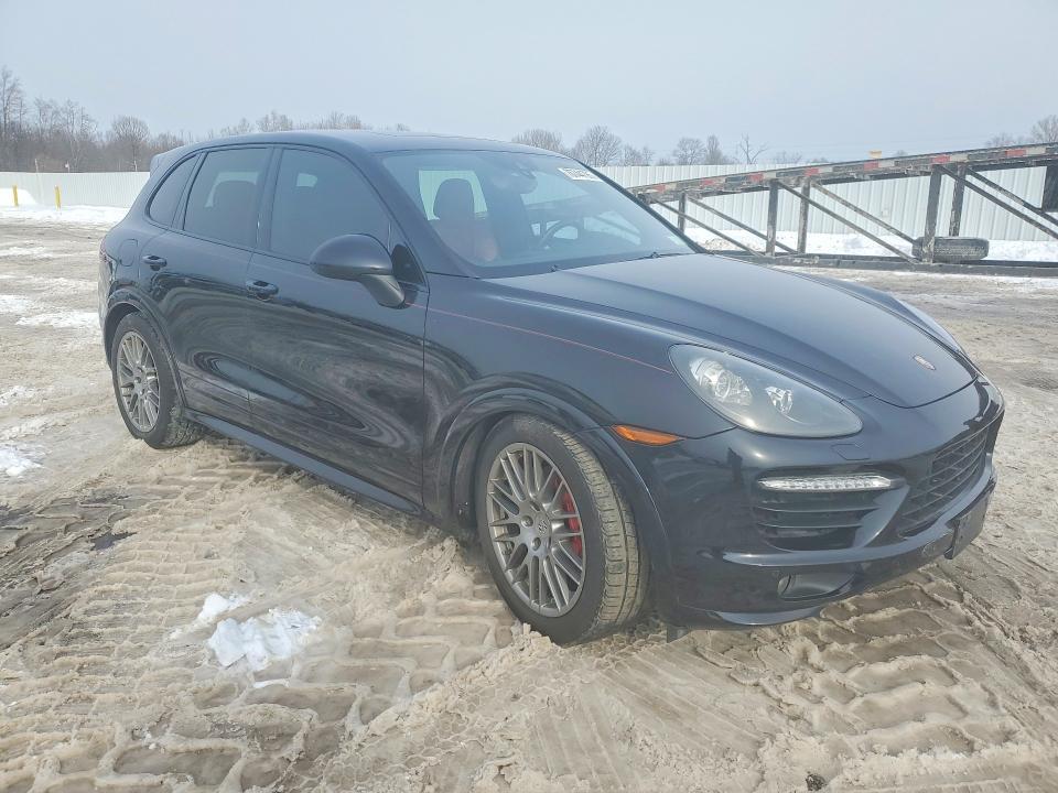 2014 Porsche Cayenne gts