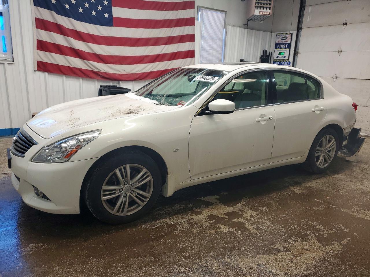 2015 Infiniti Q40