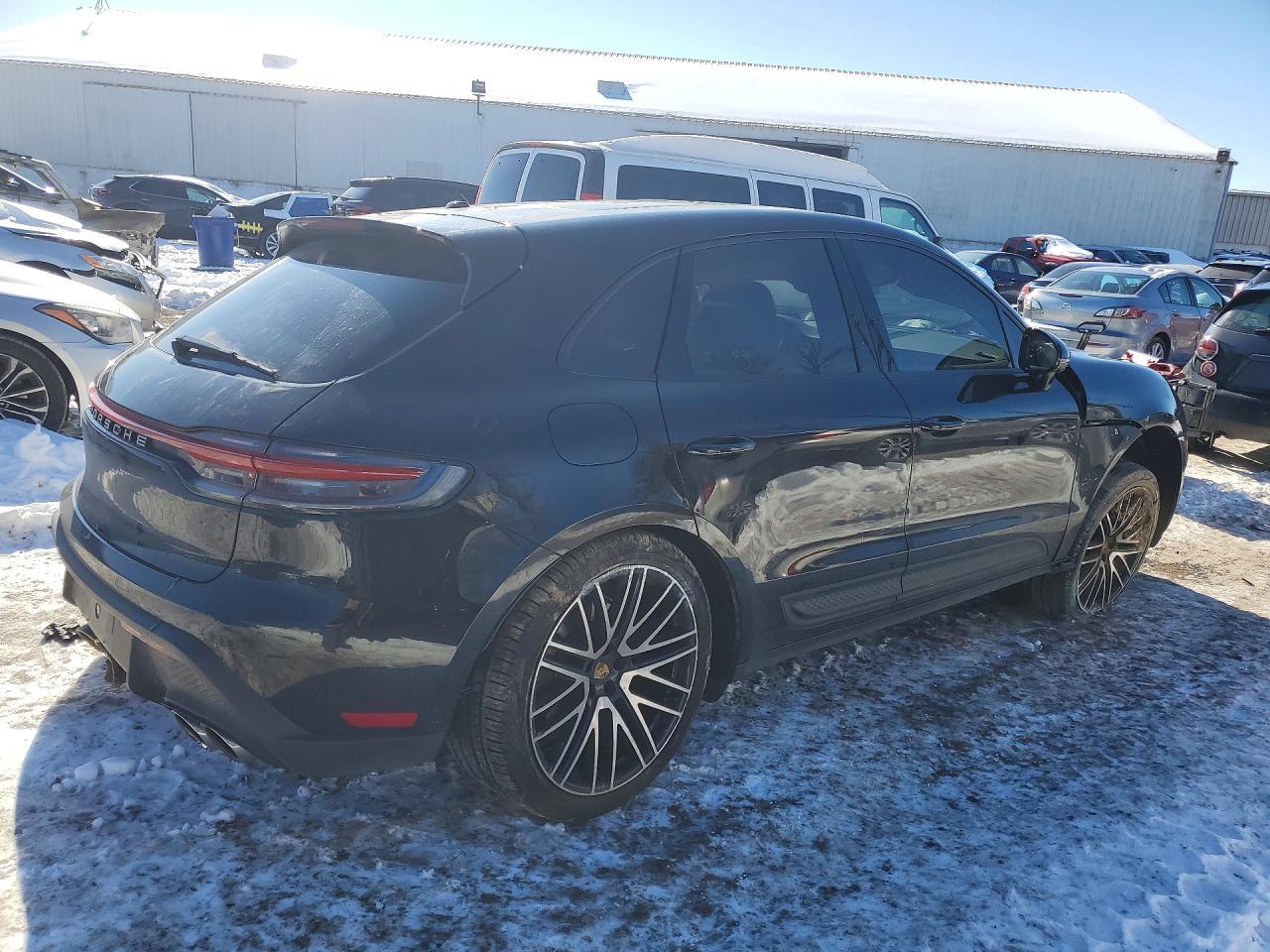 2025 Porsche Macan Base
