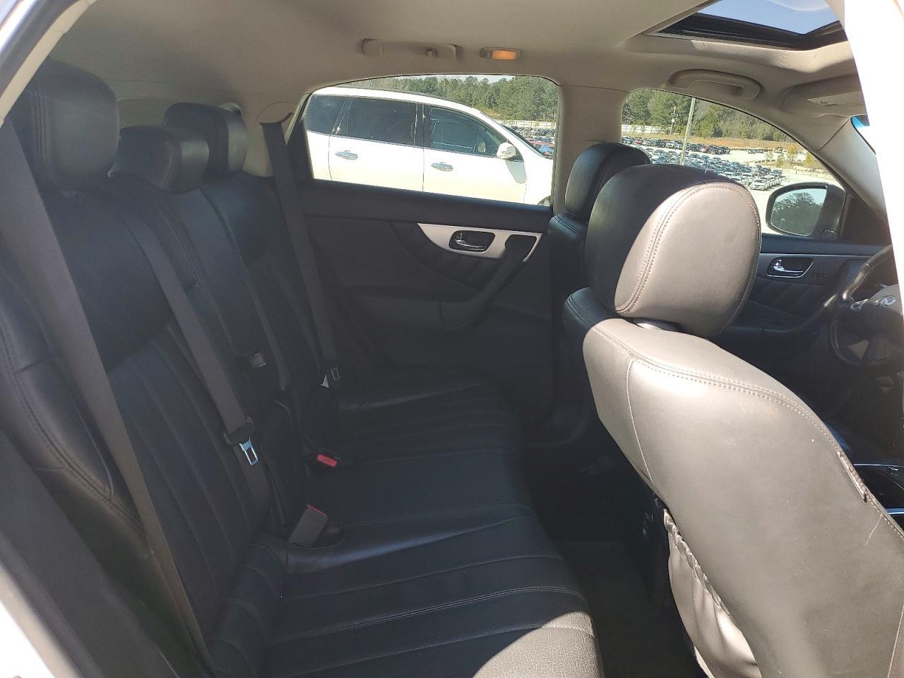 2017 Infinity Qx70 Base