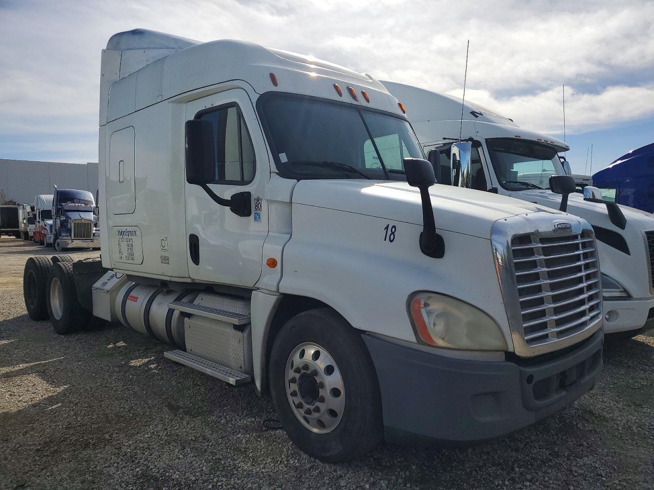 2015 Freigliner 2015 Freightliner Cascadia Semi Truck