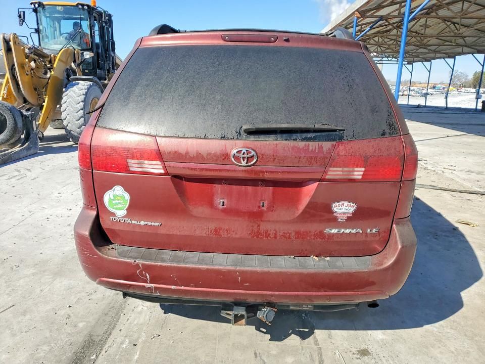 2004 Toyota Sienna le 7 Passenger