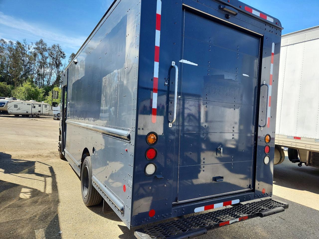 2021 Freightliner MT45G Delivery Truck