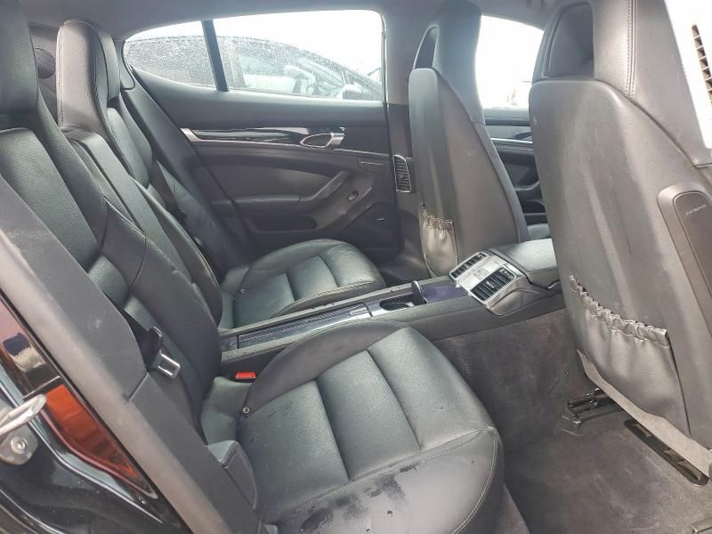 2014 Porsche Panamera 2