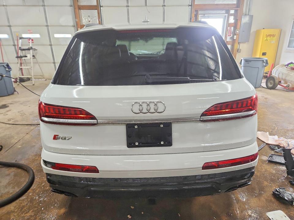 2021 Audi SQ7 Premium Plus