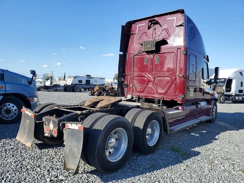 2015 Freightliner Cascadia Semi Truck