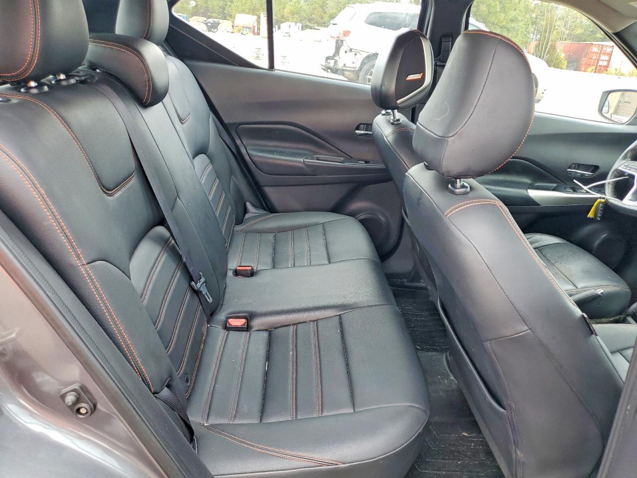 2019 Nissan Kicks s