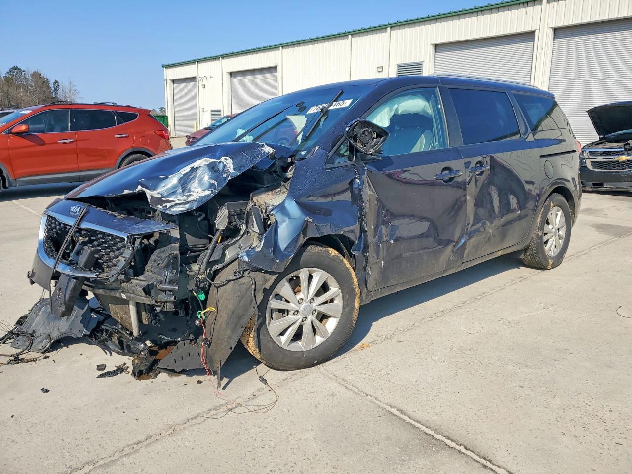 2017 KIA Sedona lx