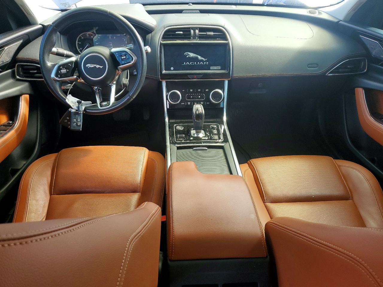 2020 Jaguar Xe R-dynamic s