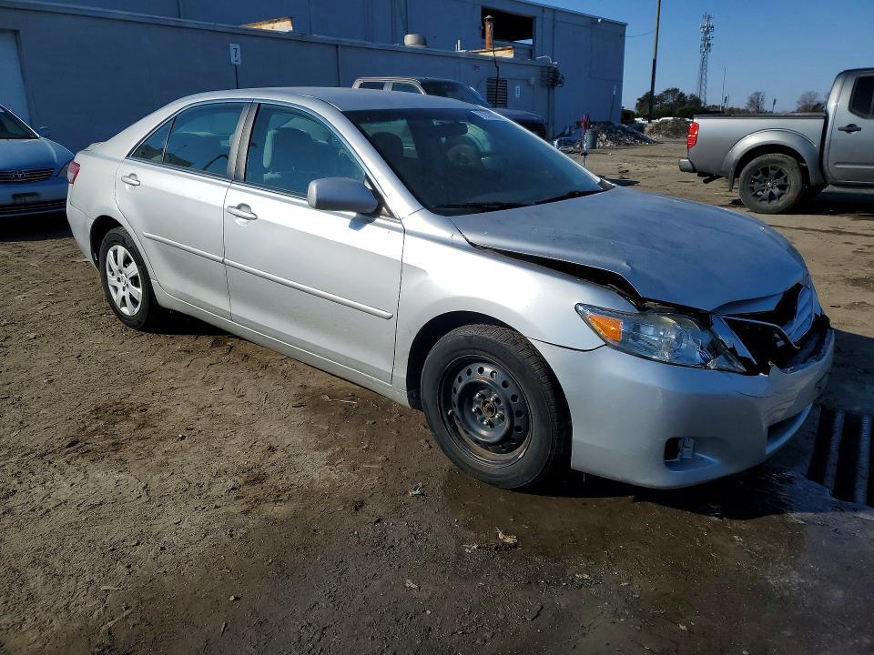 2010 Toyota Camry le