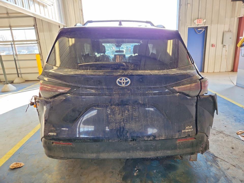 2024 Toyota Sienna xle 7-passenger