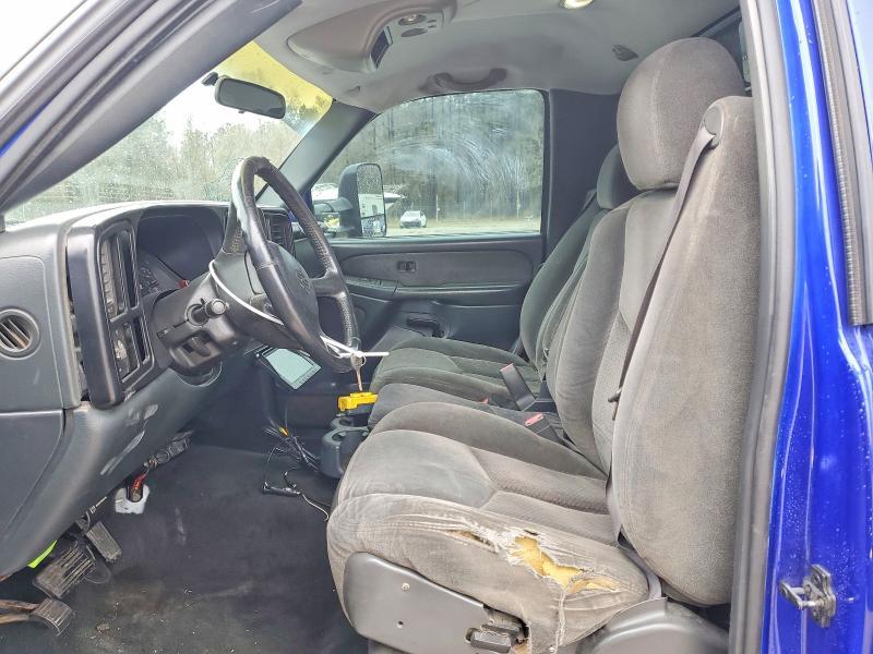 2001 Chevrolet Silverado Flatbed Truck