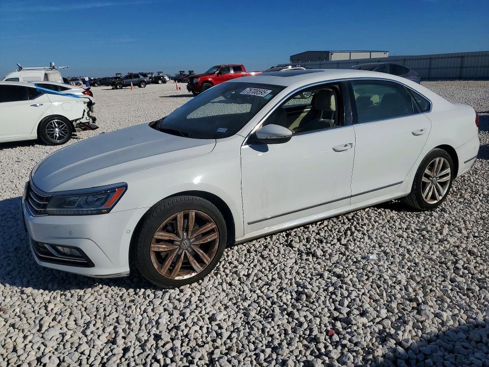 2016 Volkswagen Passat sel