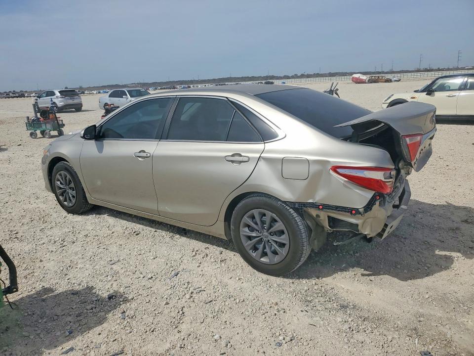 2015 Toyota Camry le
