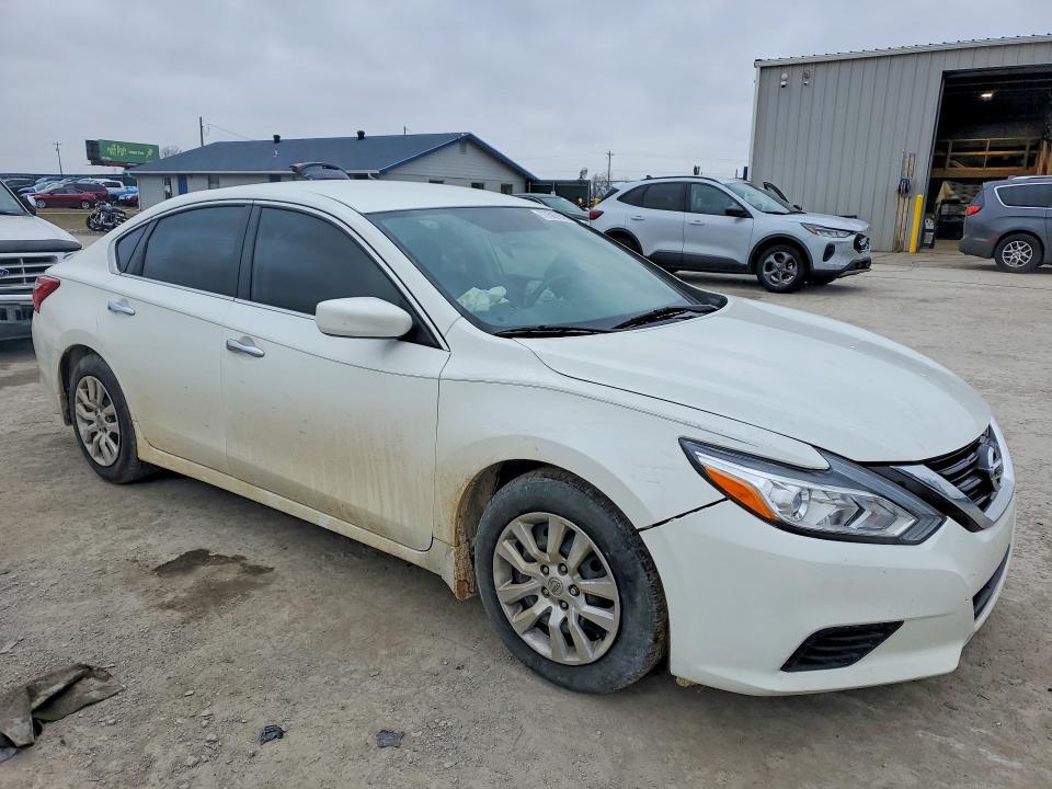 2017 Niss Altima