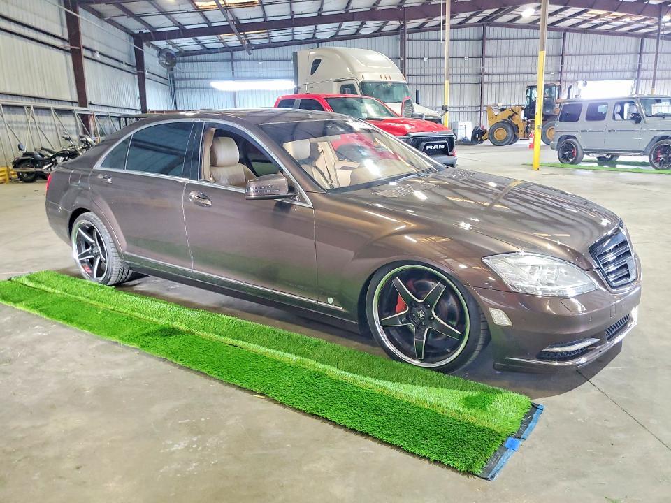 2010 Mercedes-Benz S 550
