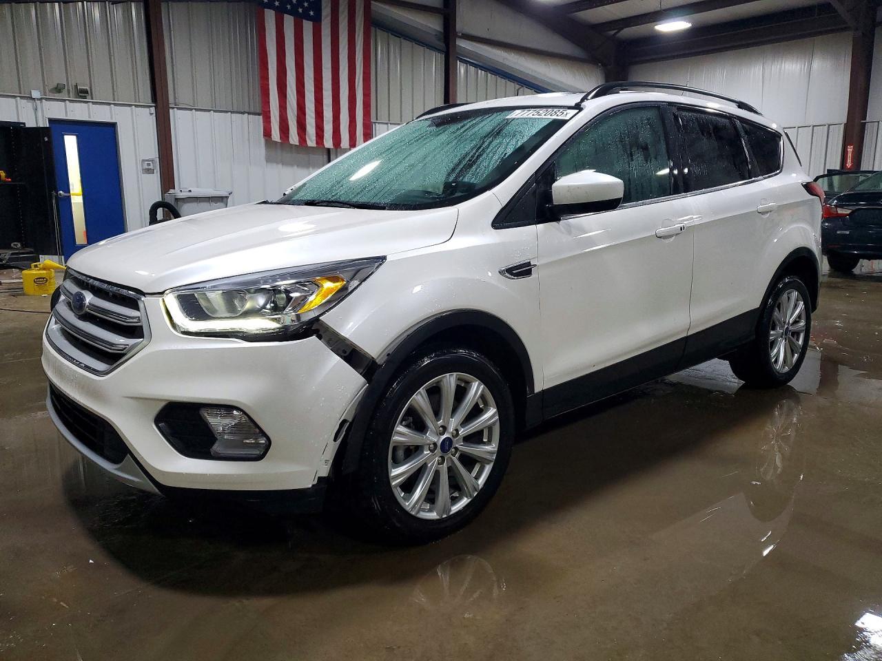 2019 Ford Escape sel