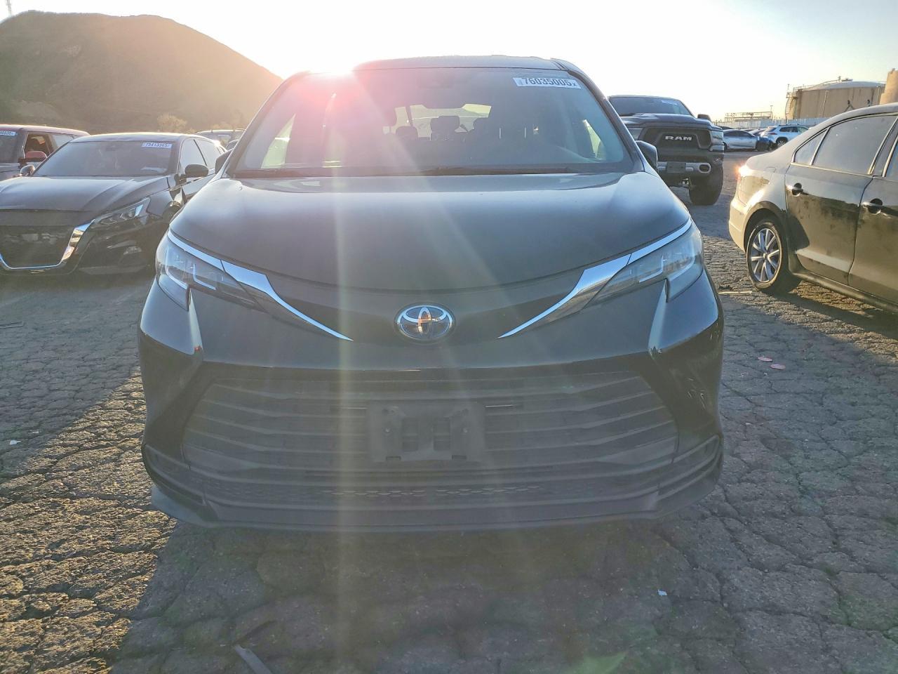 2021 Toyota Sienna le